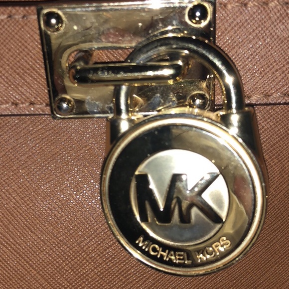 Michael Kors lock handbag - Picture 2 of 3
